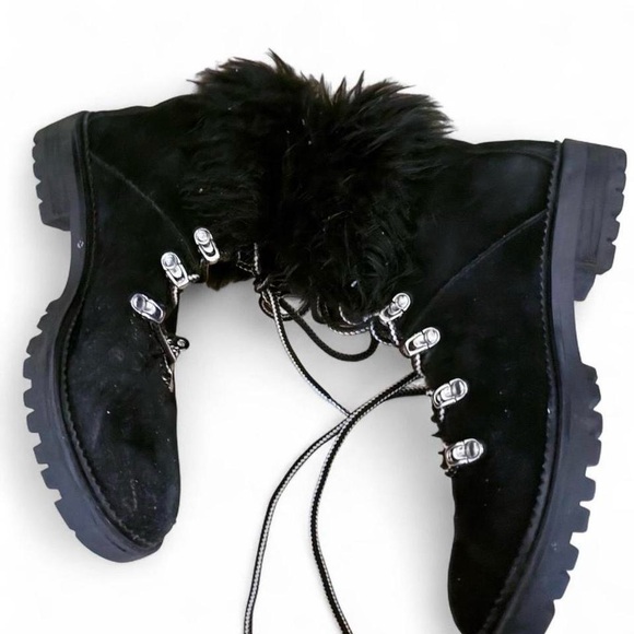 Nine West size 10 Black Faux Fur-Lined lug sole lace up ankle Boots - Picture 3 of 4